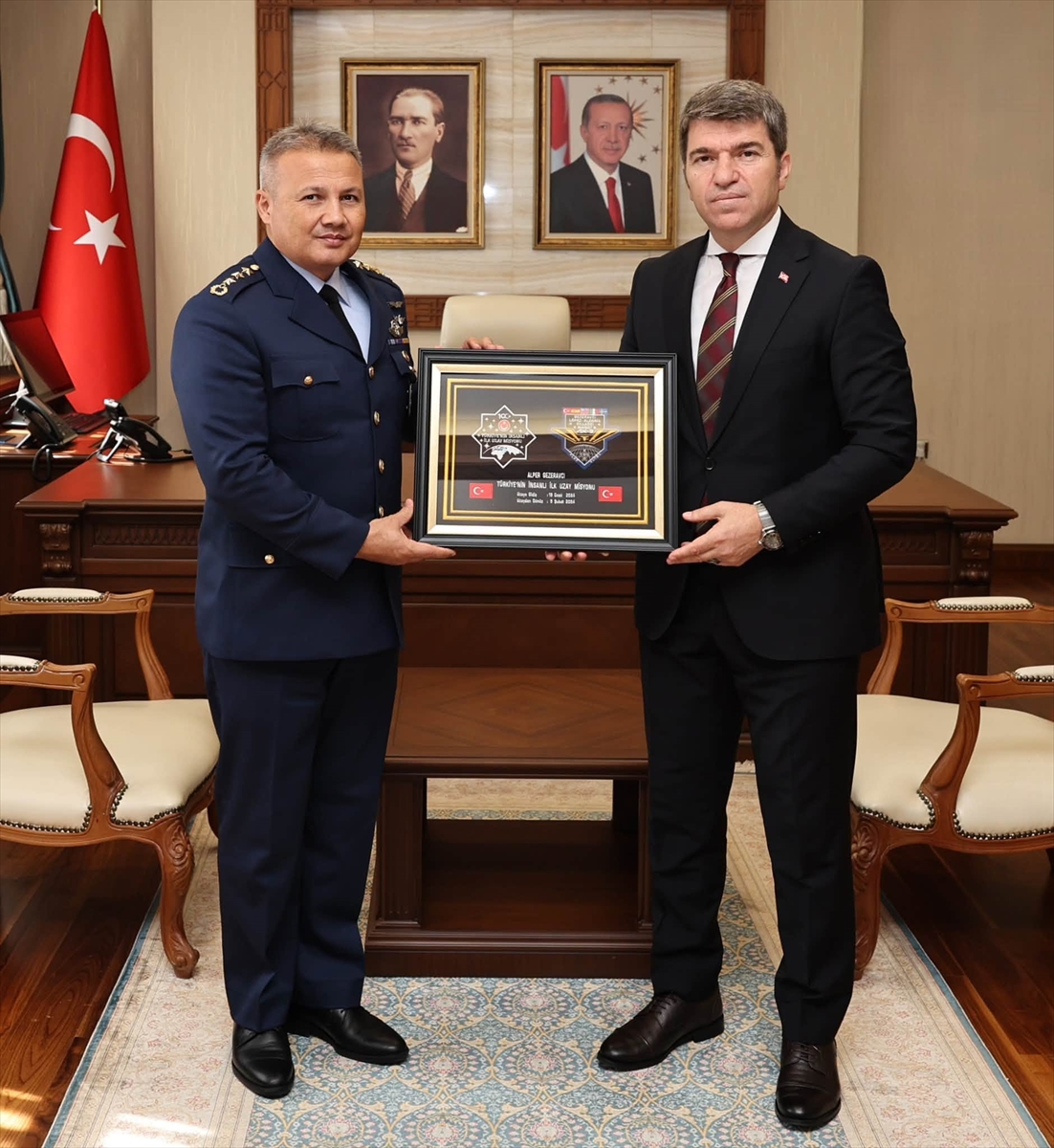Tuğgeneral Alper Gezeravcı: Amasya Valiliğini ziyaret etti