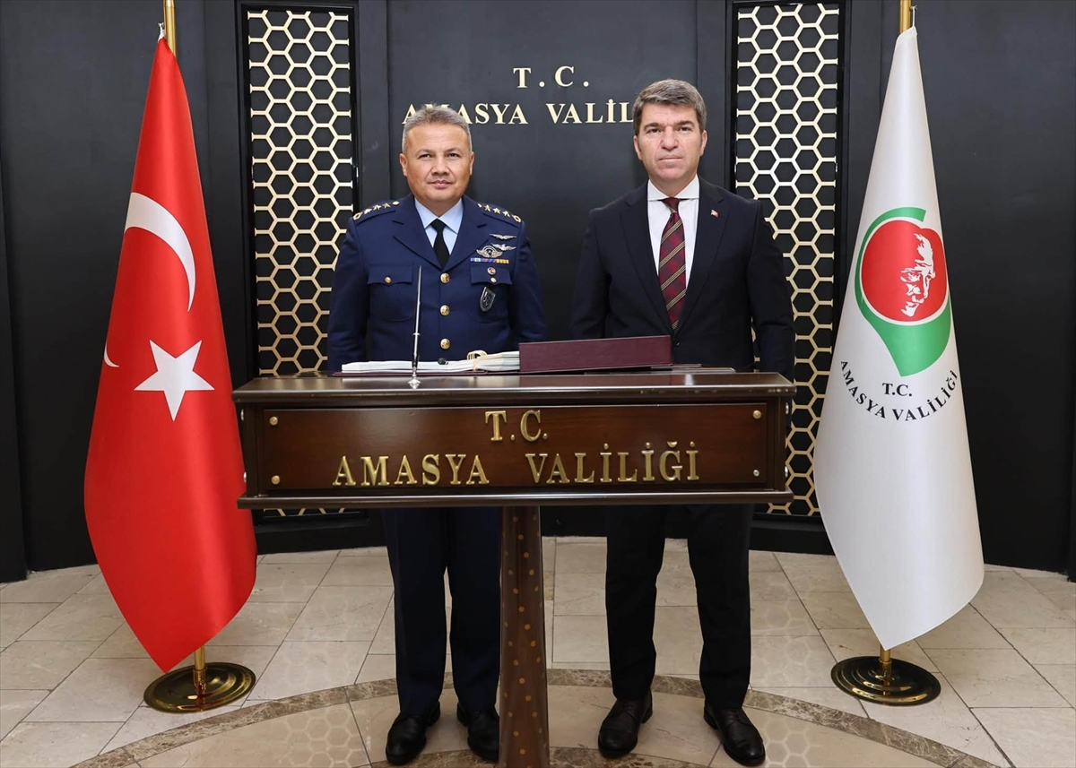 Tuğgeneral Alper Gezeravcı: Amasya Valiliğini ziyaret etti