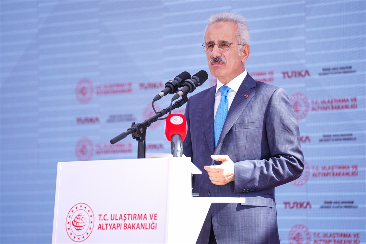 Ulaştırma ve Altyapı Bakanı Uraloğlu, "Turka Örnek Araç Muayene Merkezi Tanıtım Programı"nda konuştu: