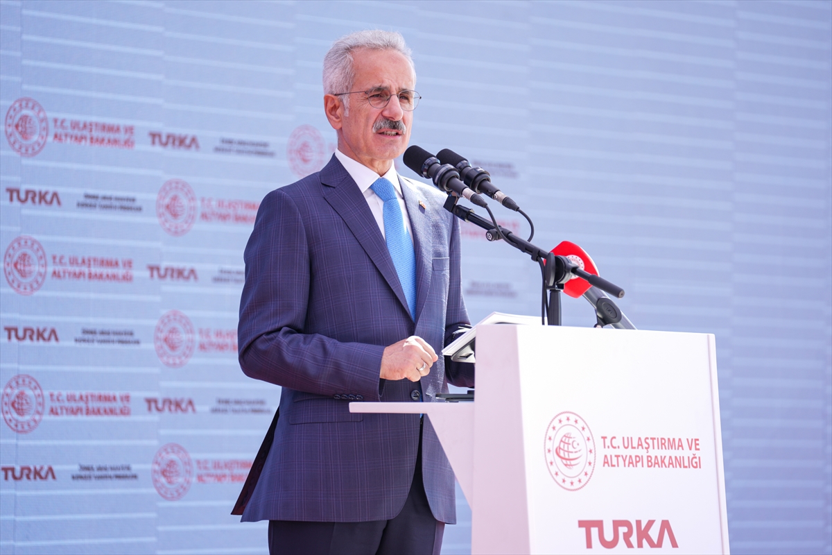 Ulaştırma ve Altyapı Bakanı Uraloğlu, "Turka Örnek Araç Muayene Merkezi Tanıtım Programı"nda konuştu: