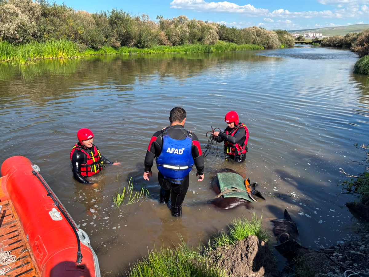 GÜNCELLEME - Ardahan'da Kura Nehri'nde kaybolan kişiyi arama çalışmalarına ara verildi