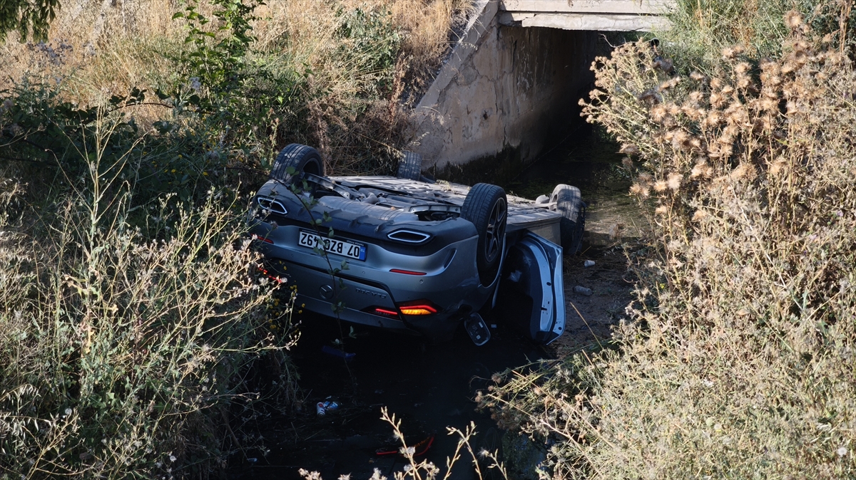 Kütahya'da sulama kanalına düşen otomobilin sürücüsü yaralandı