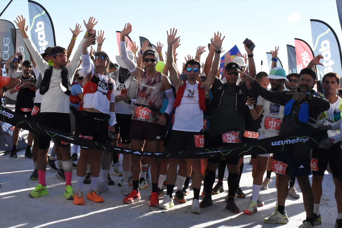 Runfire Ultra Trail Maratonu Tuz Gölü'nde 750 sporcuyla başladı