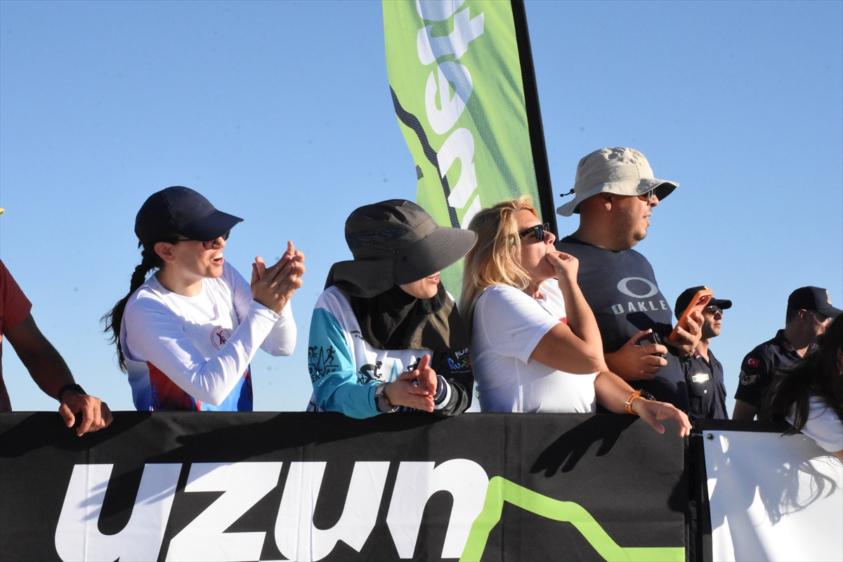 Runfire Ultra Trail Maratonu Tuz Gölü'nde 750 sporcuyla başladı