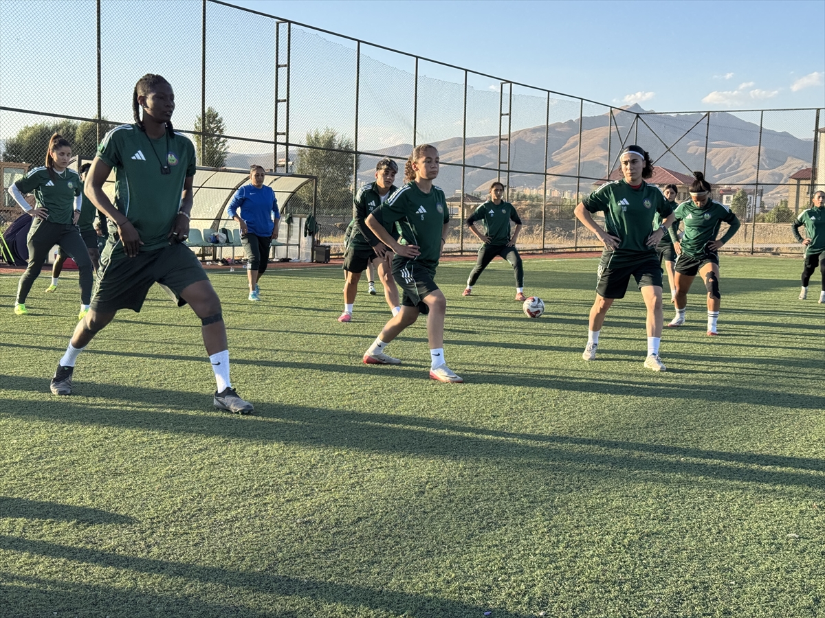 Yüksekovaspor Kadın Futbol Takımı'nın yeni sezonda hedefi zirve