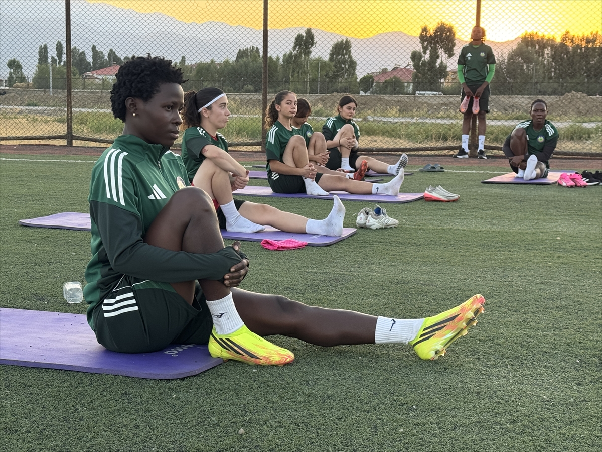 Yüksekovaspor Kadın Futbol Takımı'nın yeni sezonda hedefi zirve