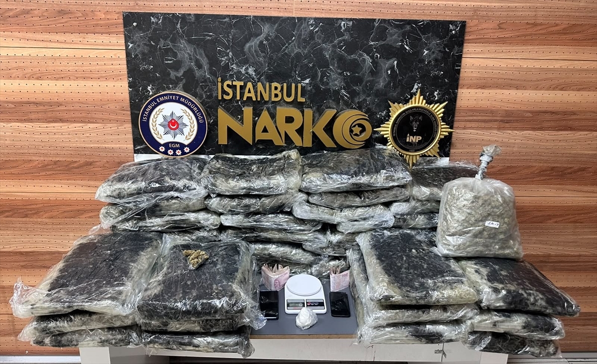 İstanbul Ataşehir'de uyuşturucu operasyonu: 2 şüpheli yakalandı