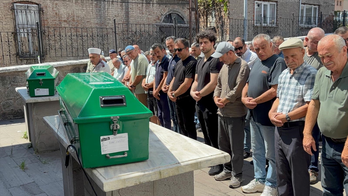 Zonguldak'ta Dede ve Torun Bir Gün Arayla Toprağa Verildi