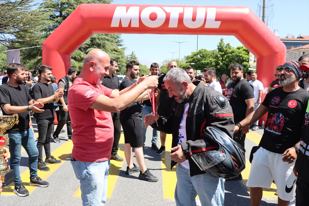 Erzincan'da Motodrag yarışları: Motosiklet tutkunları buluştu