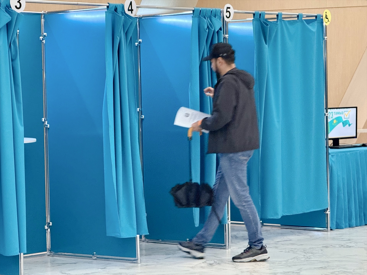 YSK Başkanı Mutta: Kazakistan'da Kurultay seçimi sakin geçiyor