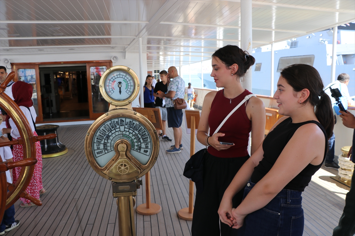 TCG Savarona: Atatürk'ün mirası ziyaretçileri duygulandırıyor