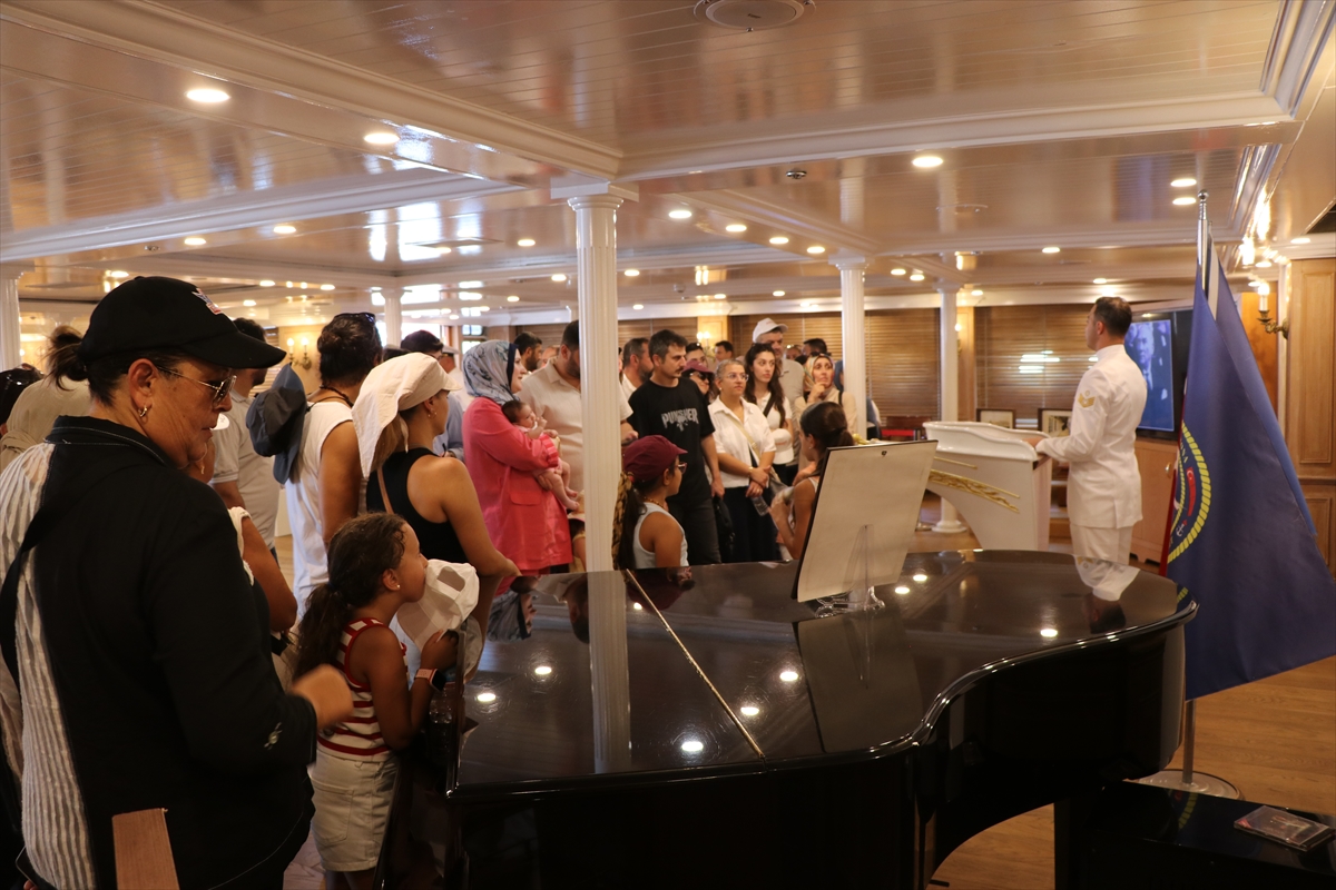TCG Savarona: Atatürk'ün mirası ziyaretçileri duygulandırıyor