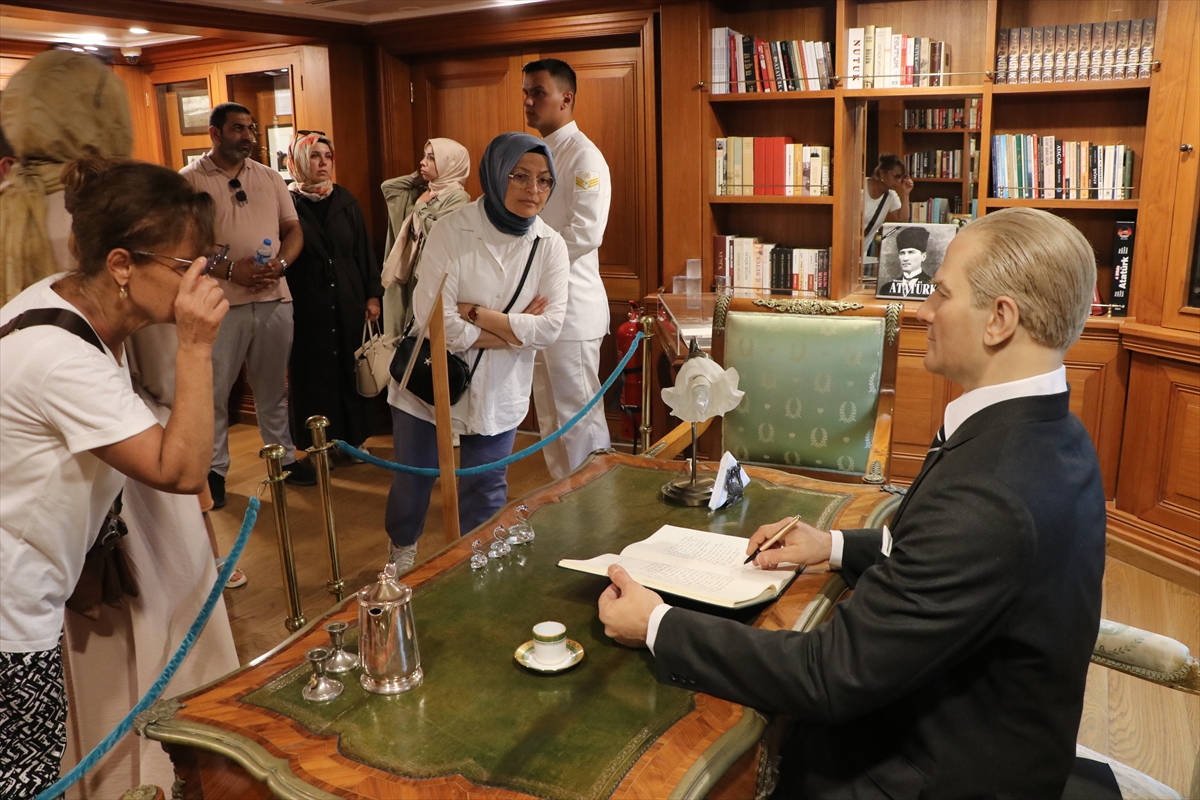 TCG Savarona: Atatürk'ün mirası ziyaretçileri duygulandırıyor