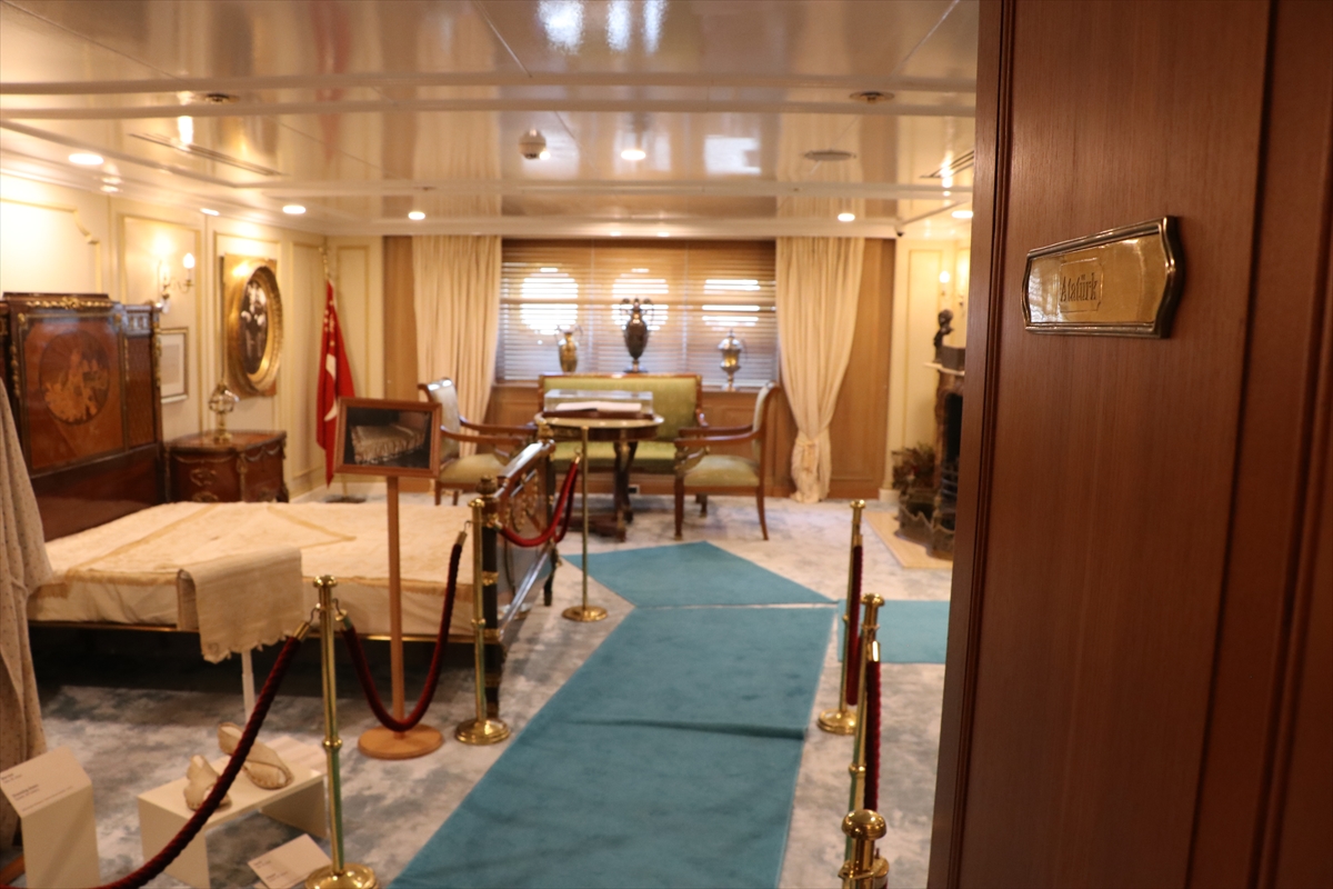 TCG Savarona: Atatürk'ün mirası ziyaretçileri duygulandırıyor
