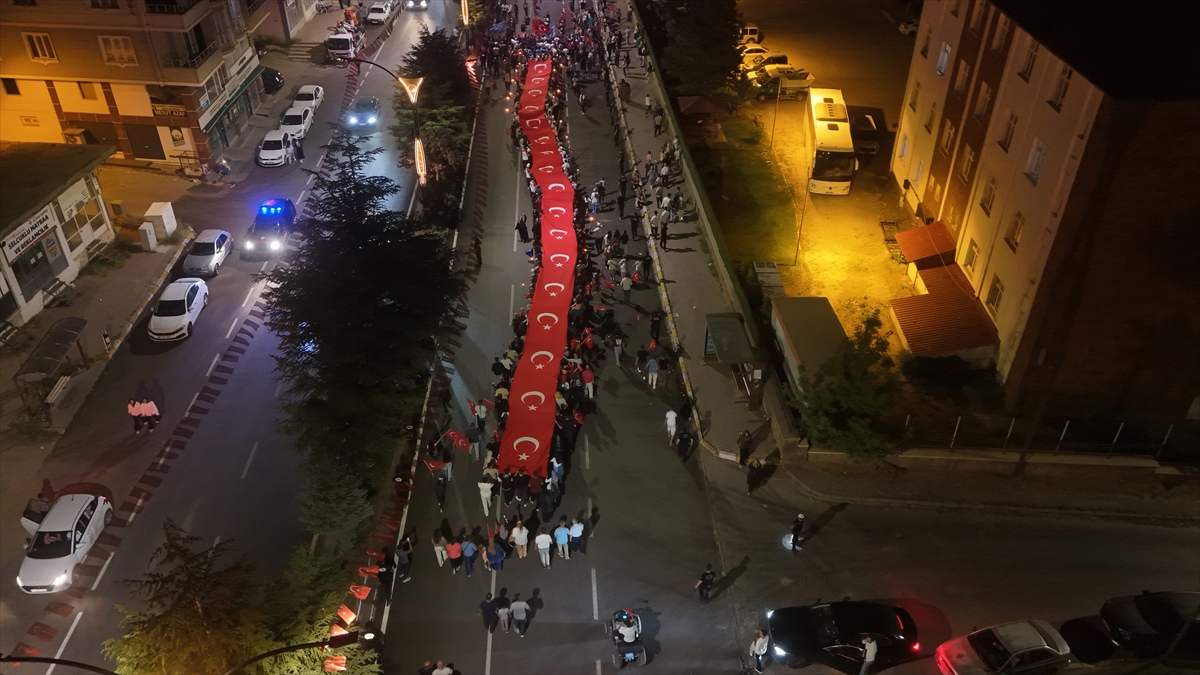 Ahlat'ta Malazgirt Zaferi coşkusu: Konser ve bayraklı yürüyüş