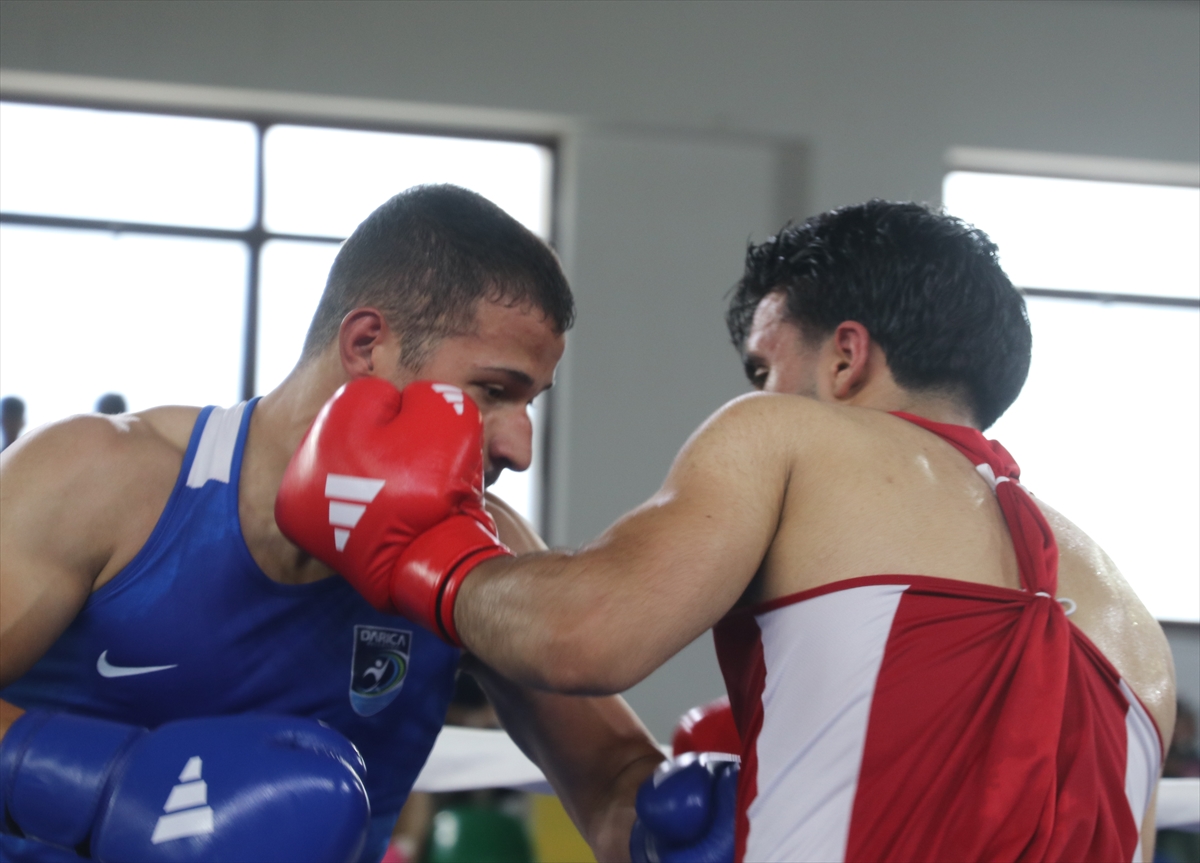 Rize'deki Yeşilay 23 Yaş Altı Türkiye Ferdi Boks Şampiyonası başladı