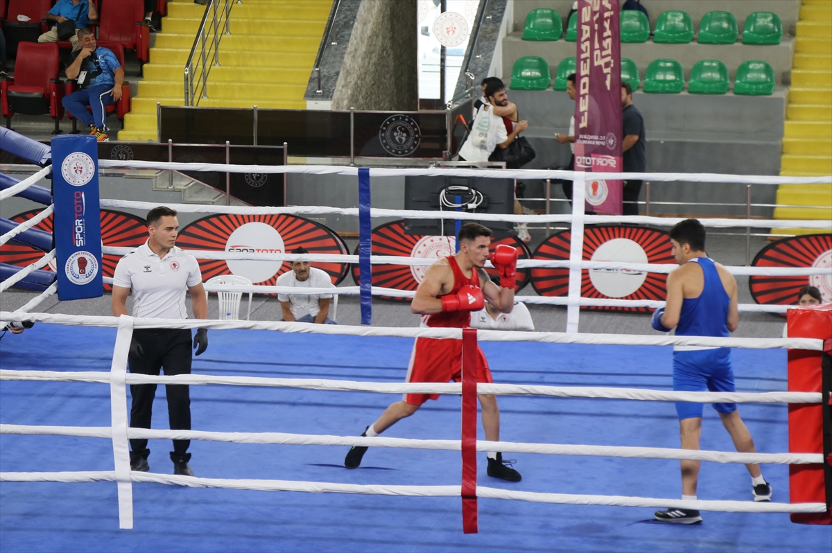 Rize'deki Yeşilay 23 Yaş Altı Türkiye Ferdi Boks Şampiyonası başladı