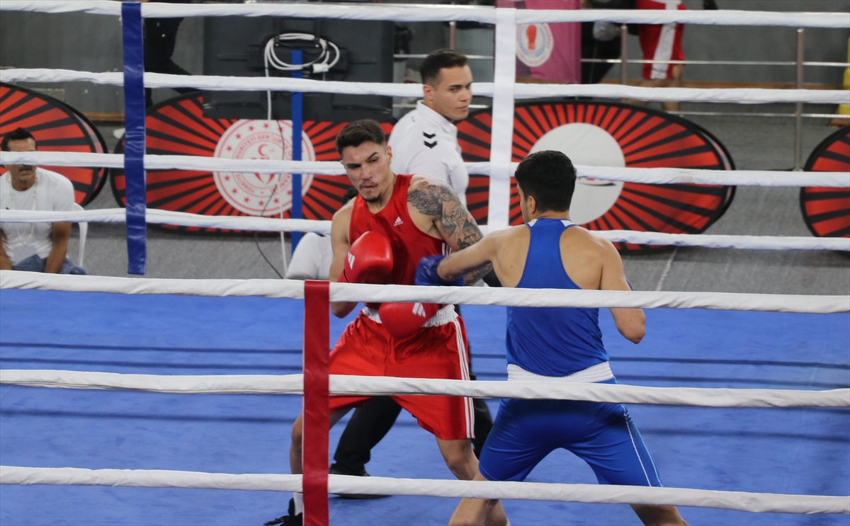 Rize'deki Yeşilay 23 Yaş Altı Türkiye Ferdi Boks Şampiyonası başladı