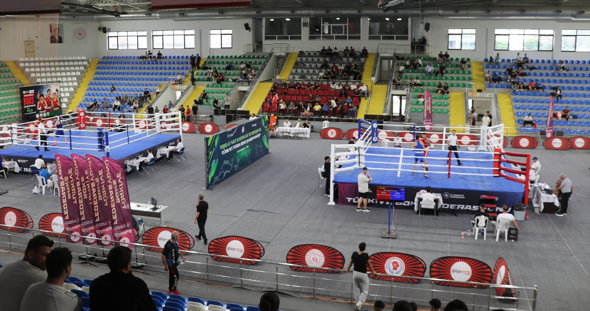 Rize'deki Yeşilay 23 Yaş Altı Türkiye Ferdi Boks Şampiyonası başladı