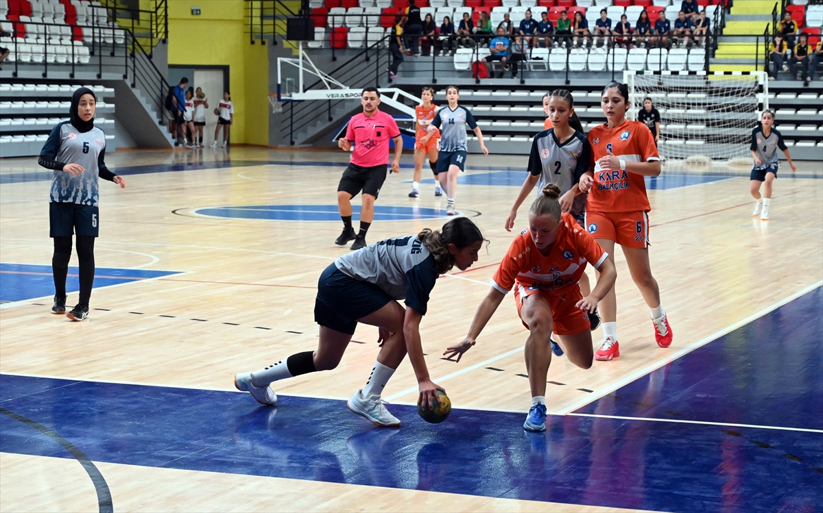 Gençlik Spor İl Müdürü Güneş: ANALİG Hentbol Şampiyonası Başladı