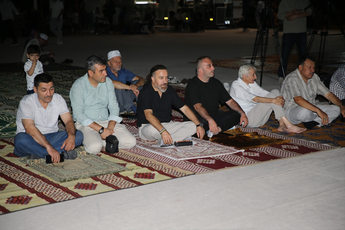 Mevlit Kandili: Bursa, Eskişehir, Bilecik ve Balıkesir'de idrak edildi