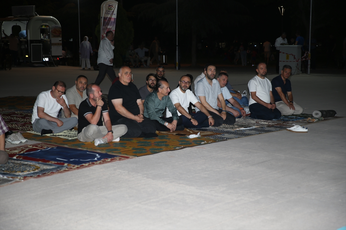 Mevlit Kandili: Bursa, Eskişehir, Bilecik ve Balıkesir'de idrak edildi