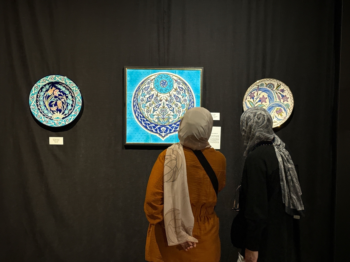 Mümine Ateş: Ateşin Renkleri sergisi Filistin'e dikkat çekiyor