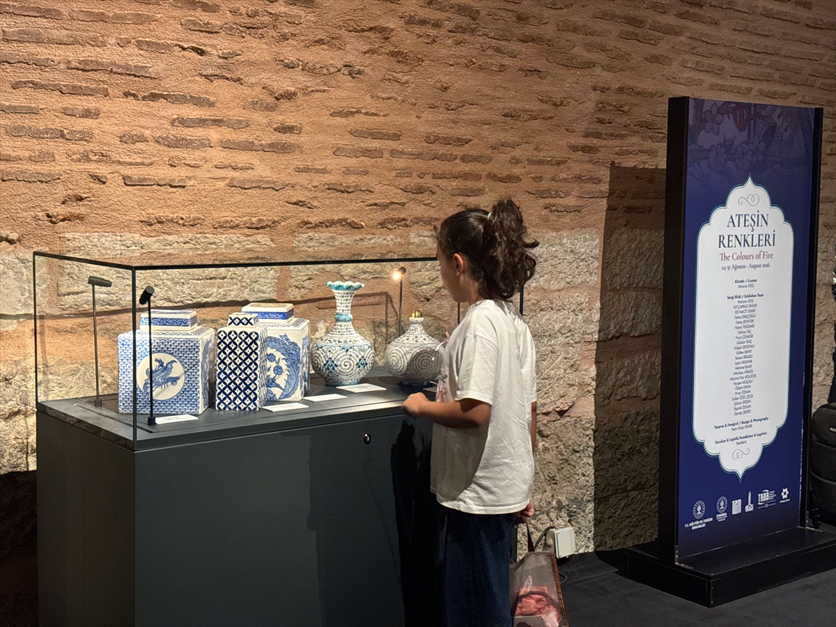 Mümine Ateş: Ateşin Renkleri sergisi Filistin'e dikkat çekiyor