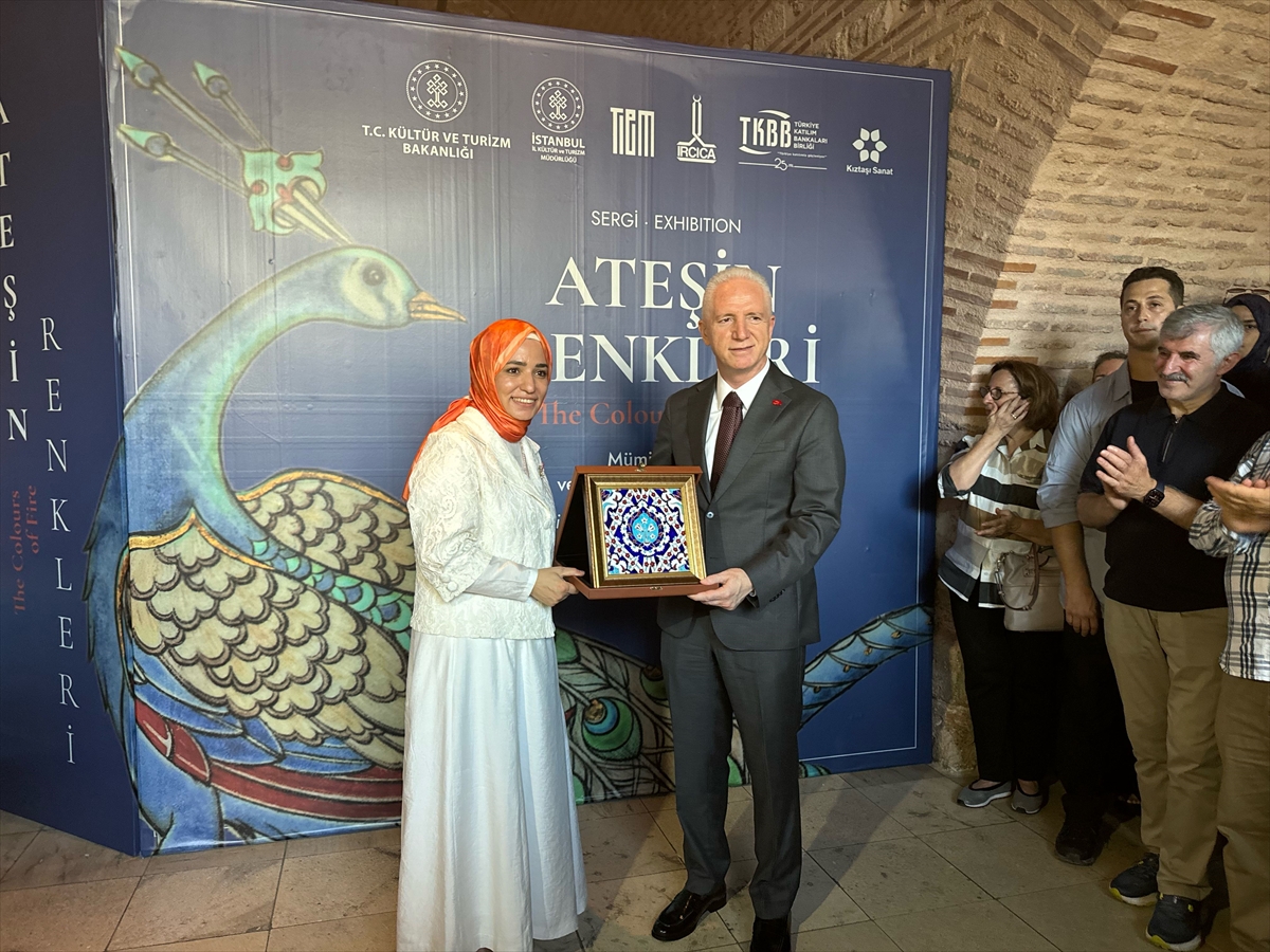 Mümine Ateş: Ateşin Renkleri sergisi Filistin'e dikkat çekiyor