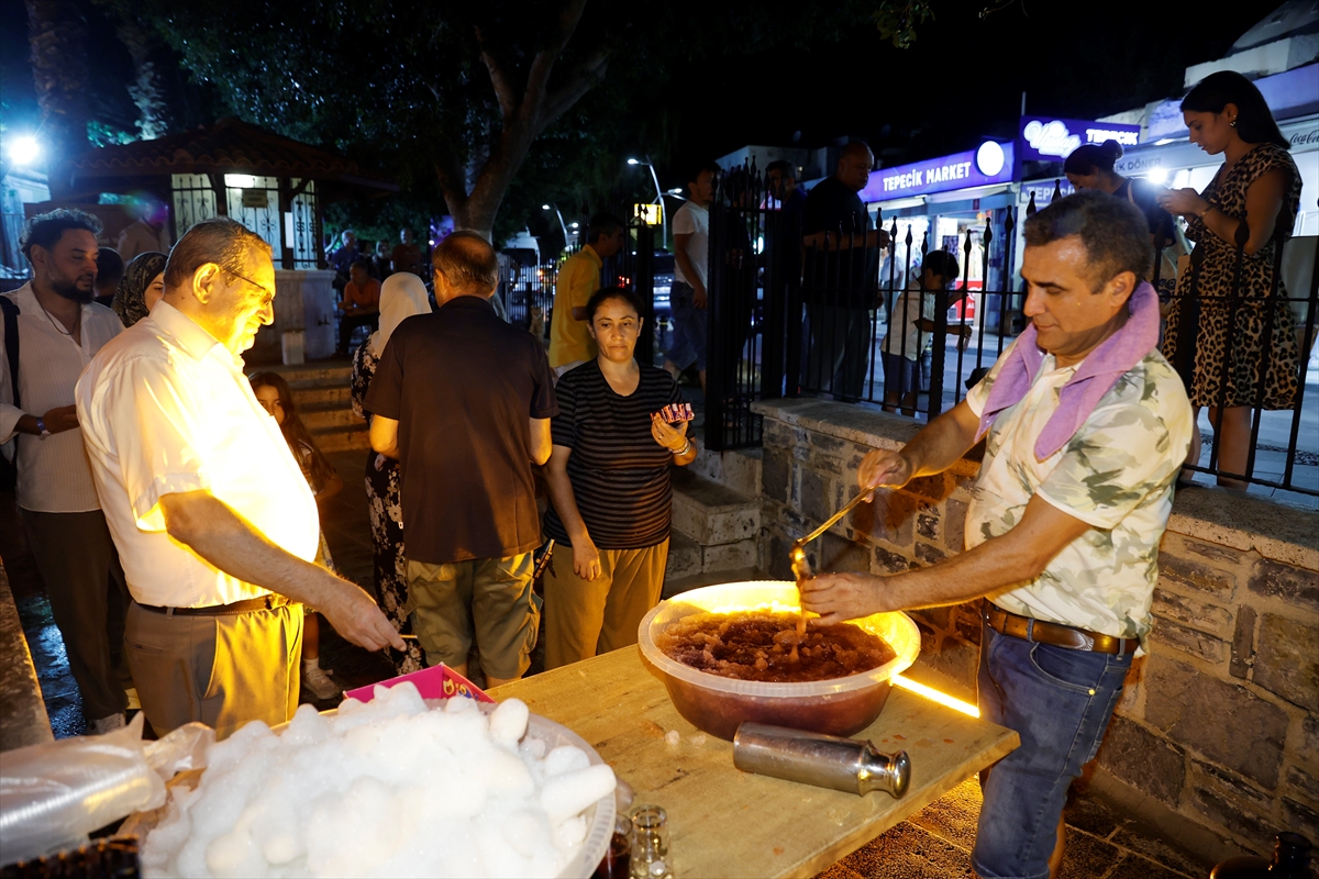 Bodrum'da Mevlit Kandili coşkusu: Kar şerbeti ikram edildi