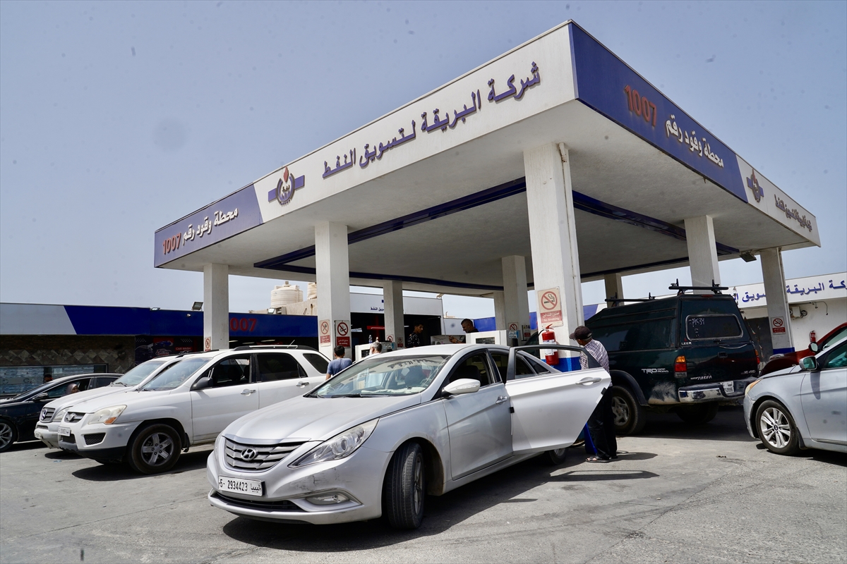 Libya'da yakıt krizi: Benzin istasyonlarında uzun kuyruklar