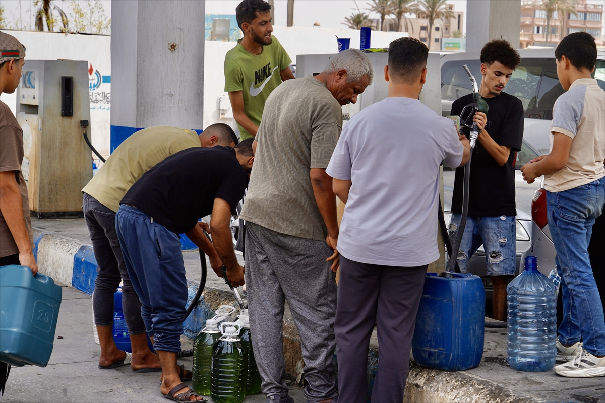 Libya'da yakıt krizi: Benzin istasyonlarında uzun kuyruklar