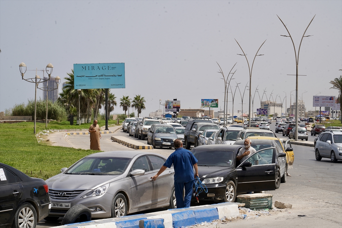 Libya'da yakıt krizi: Benzin istasyonlarında uzun kuyruklar