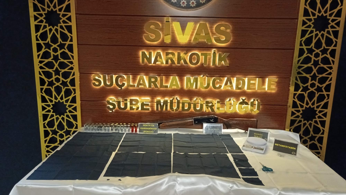 Sivas'ta uyuşturucu operasyonu: 3 zanlı tutuklandı