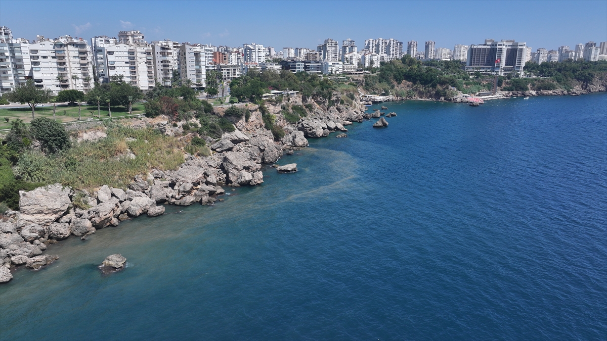 Antalya Falez Parkı'nda denize atık su sızıntısı: ASAT müdahale etti