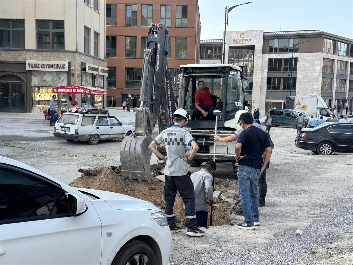 Malatya'da altyapı çalışması sırasında doğal gaz borusu patladı