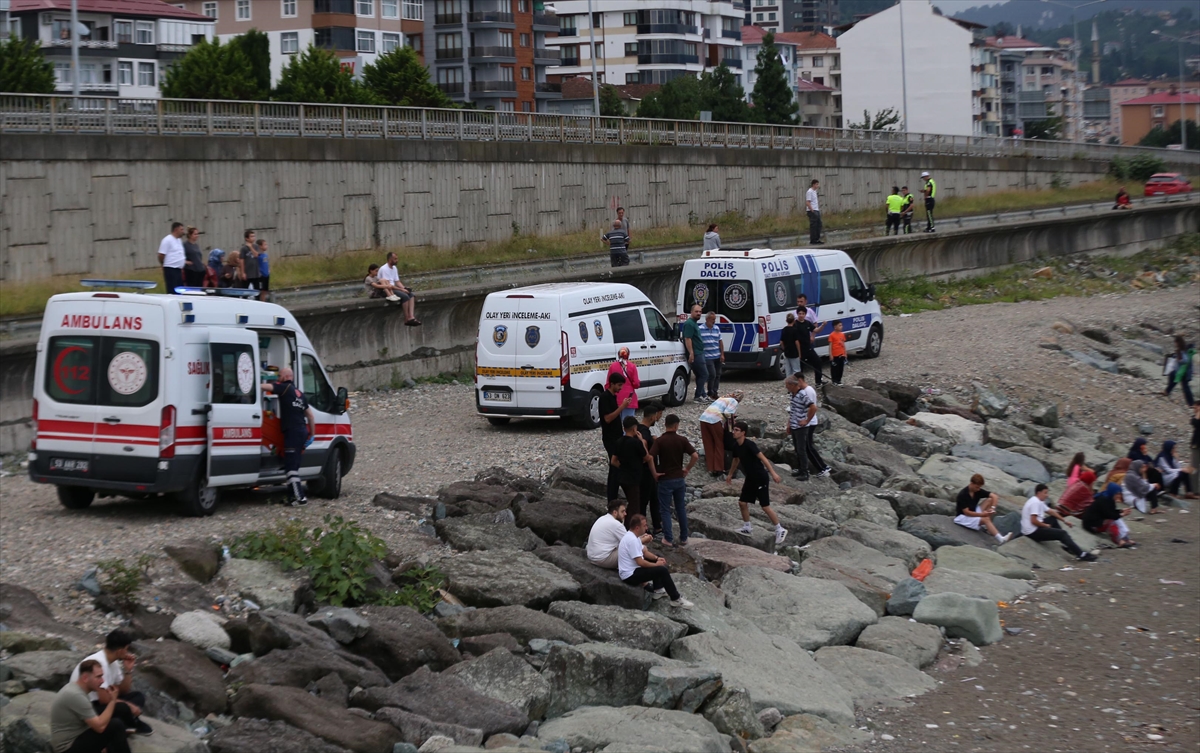 Rize'de denizde kaybolan Arif Kerem Ö. için arama sürüyor