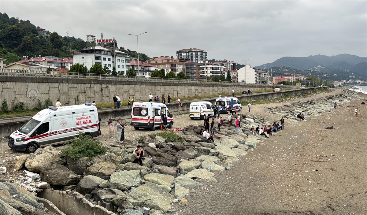 Rize'de denizde kaybolan Arif Kerem Ö. için arama sürüyor