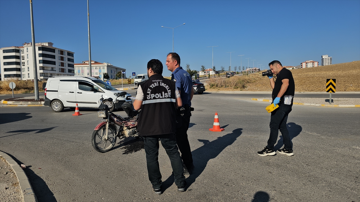 Çorum'da kamyonet motosiklete çarptı: Sürücü hayatını kaybetti