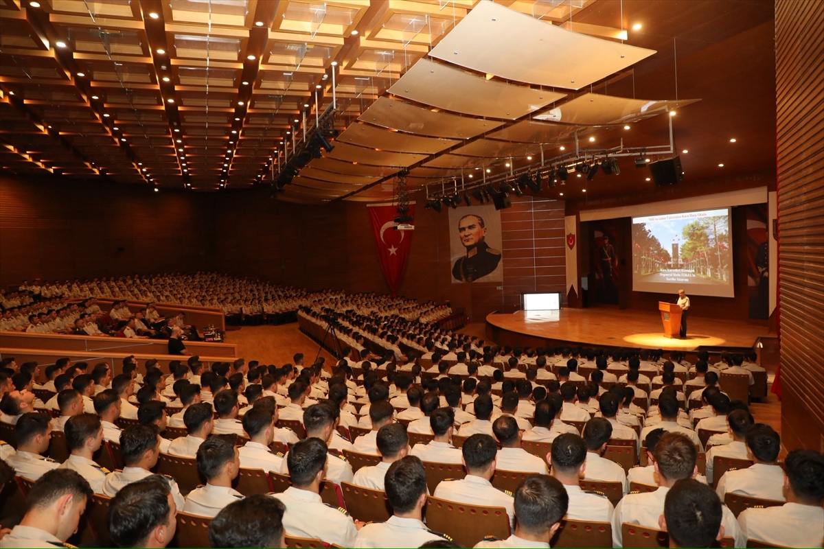 Orgeneral Tokel: Harp Okulu'nda teğmen adaylarına tecrübe aktardı