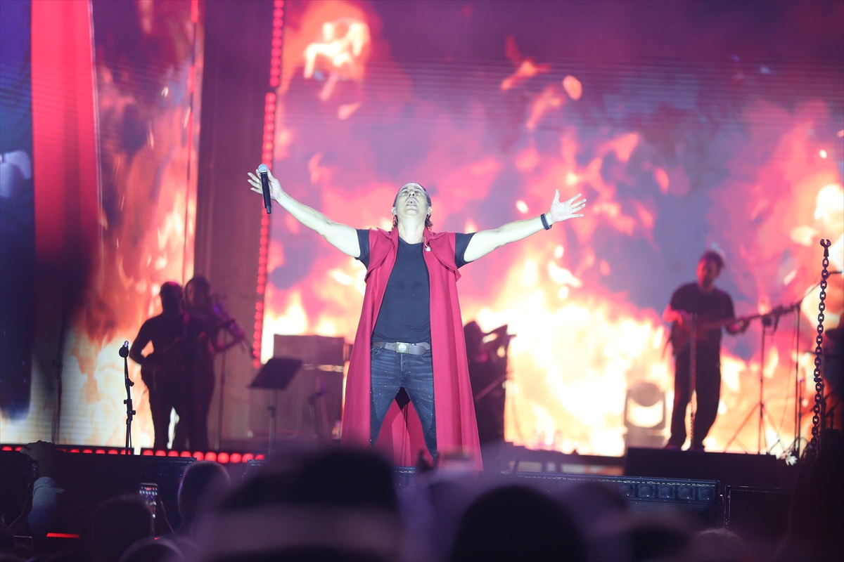 Kıraç: Ordu Kültür Yolu Festivali'nde hayranlarıyla buluştu