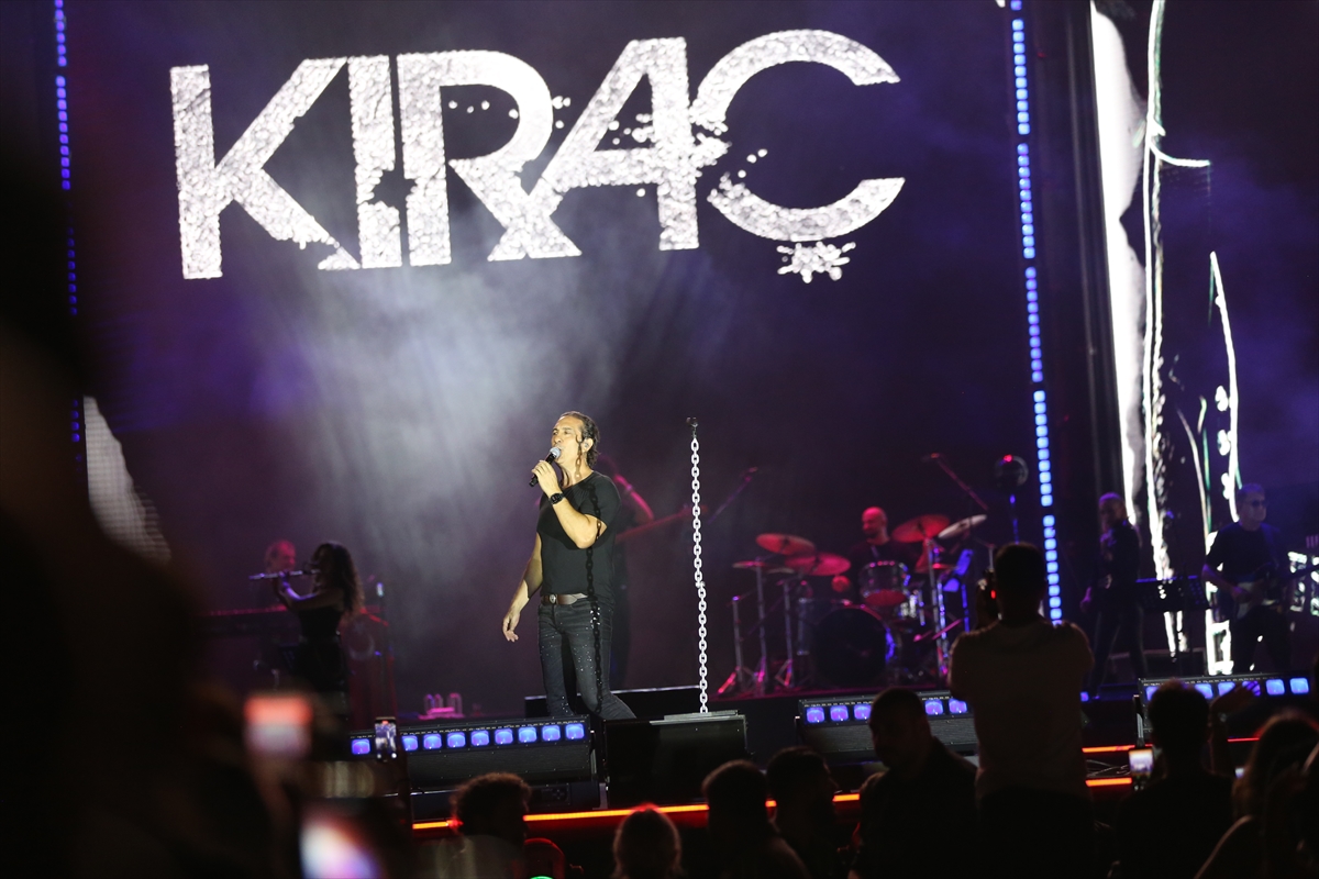 Kıraç: Ordu Kültür Yolu Festivali'nde hayranlarıyla buluştu