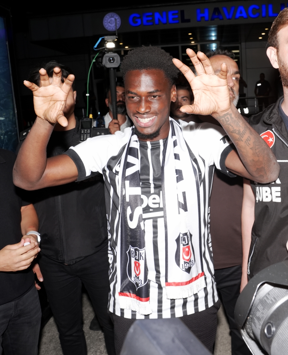 Ernest Poku: Beşiktaş'a transfer için İstanbul'da
