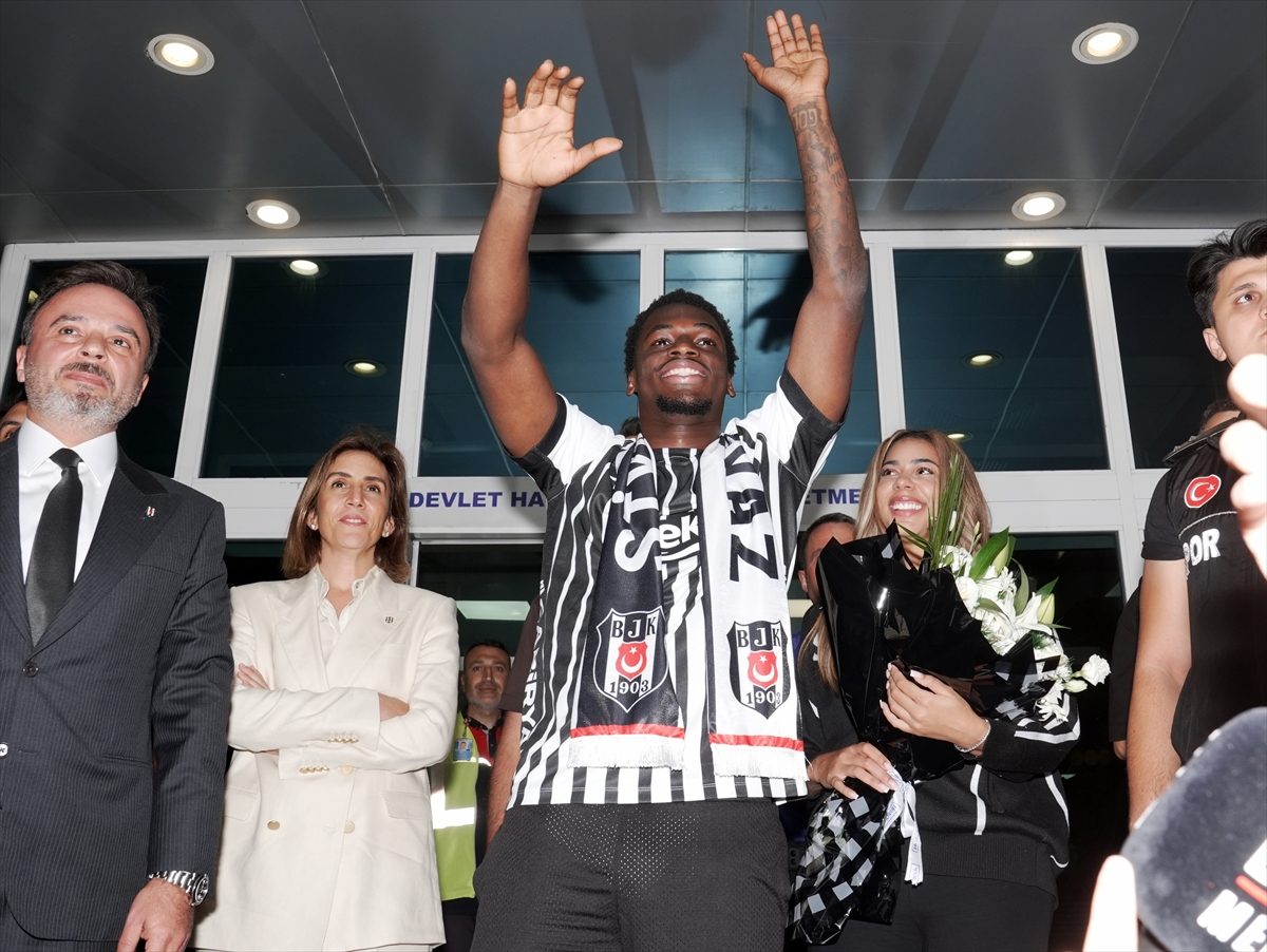 Ernest Poku: Beşiktaş'a transfer için İstanbul'da