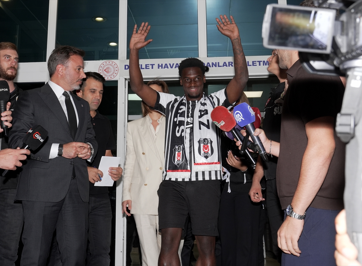 Ernest Poku: Beşiktaş'a transfer için İstanbul'da