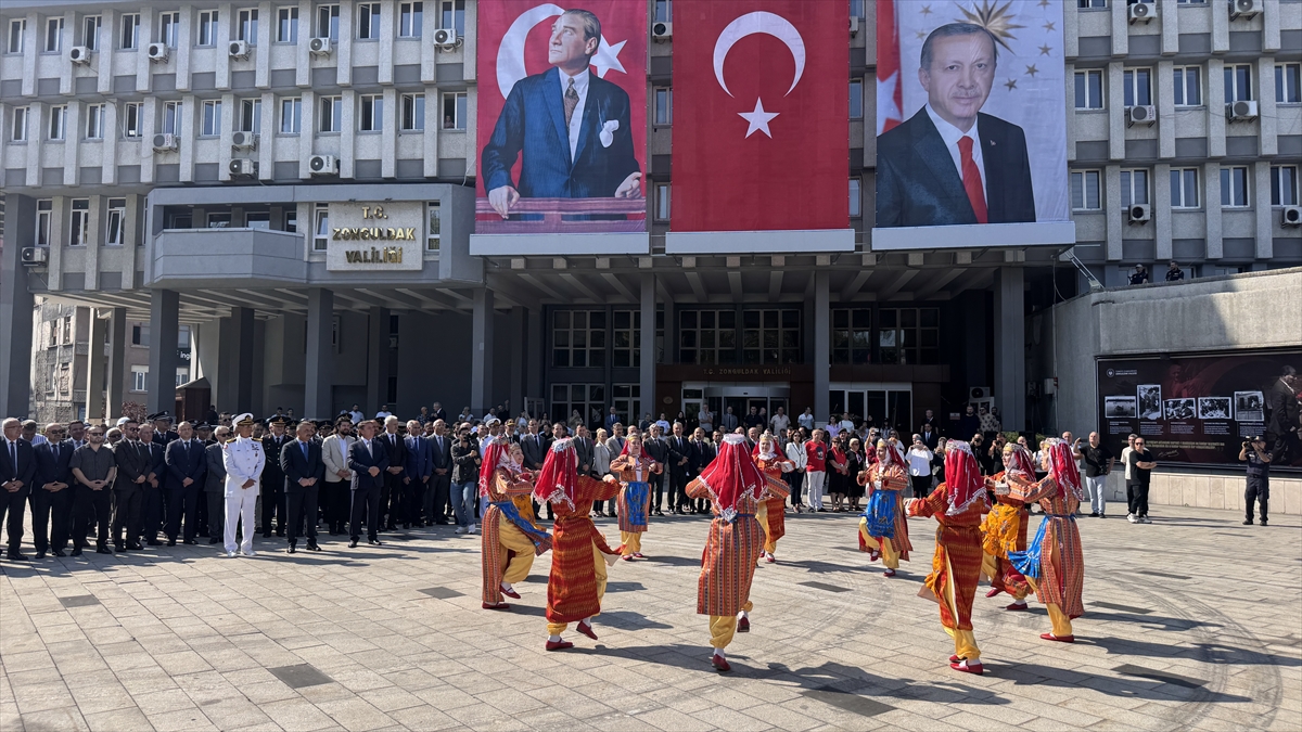 Atatürk'ün Zonguldak'a gelişinin 95. yıl dönümü törenle kutlandı