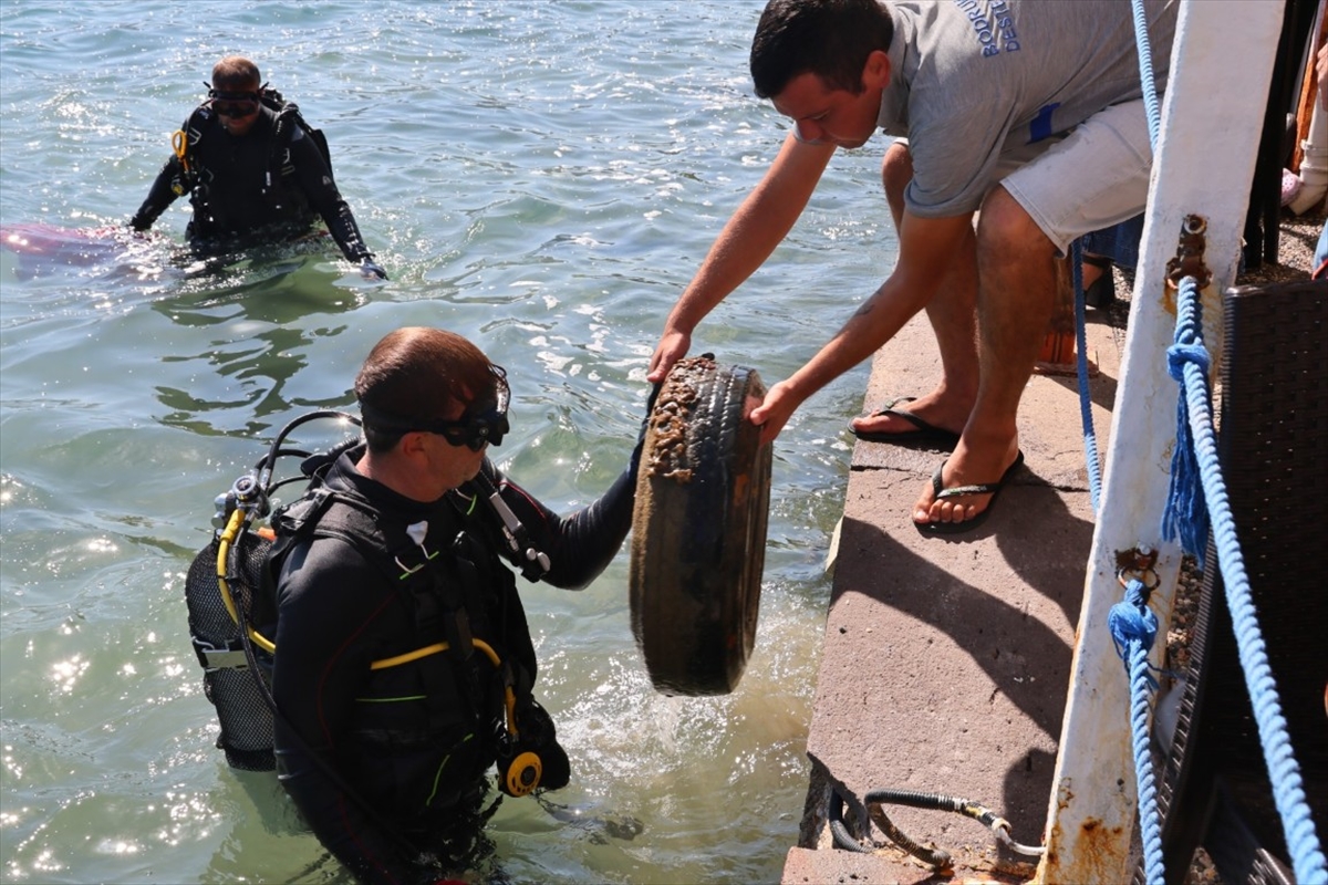 Bodrum'da deniz dibi temizliği: 75 kilogram atık çıkarıldı