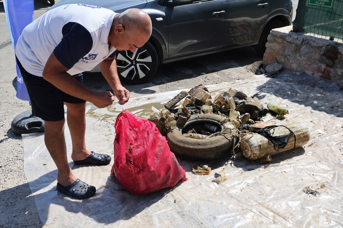 Bodrum'da deniz dibi temizliği: 75 kilogram atık çıkarıldı