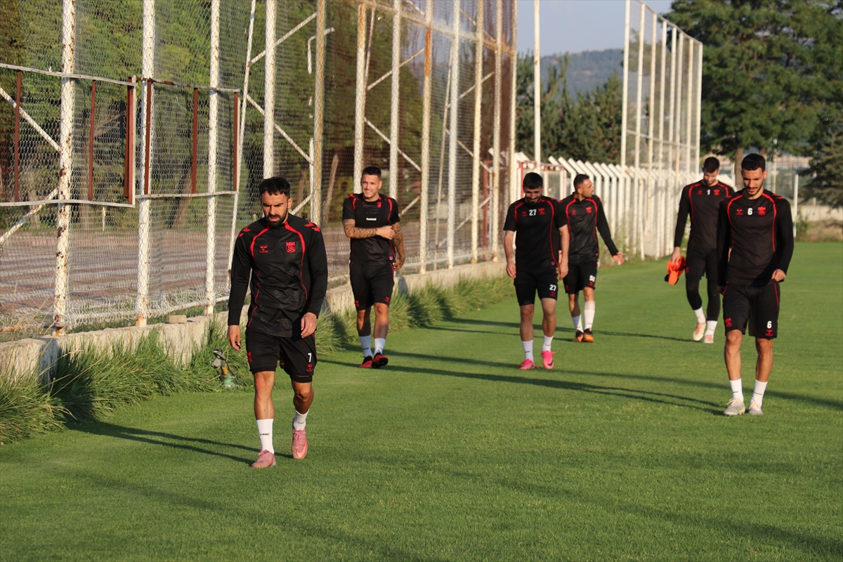 İsmet Taşdemir: Sivasspor 3 puanla tanışıp farklı kimliğe bürünecek