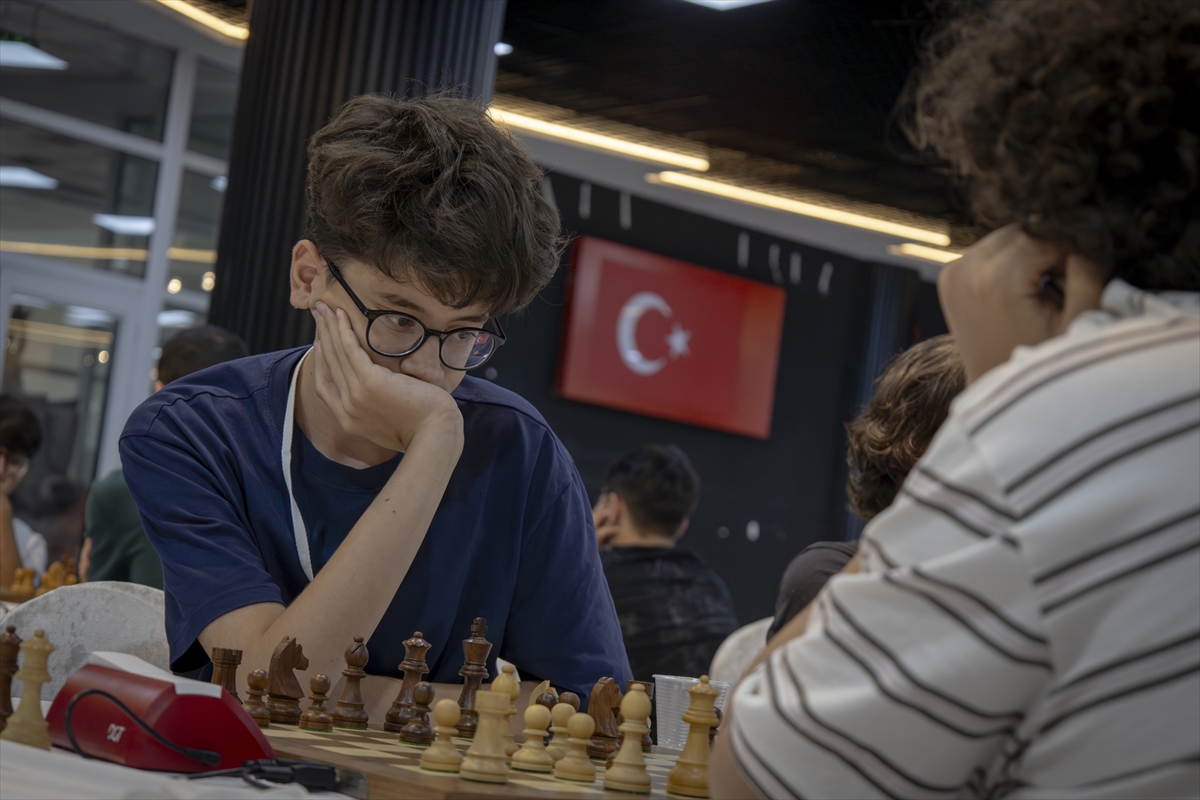Malatya'da 9. Uluslararası Altın Kayısı Açık Satranç Turnuvası sürüyor